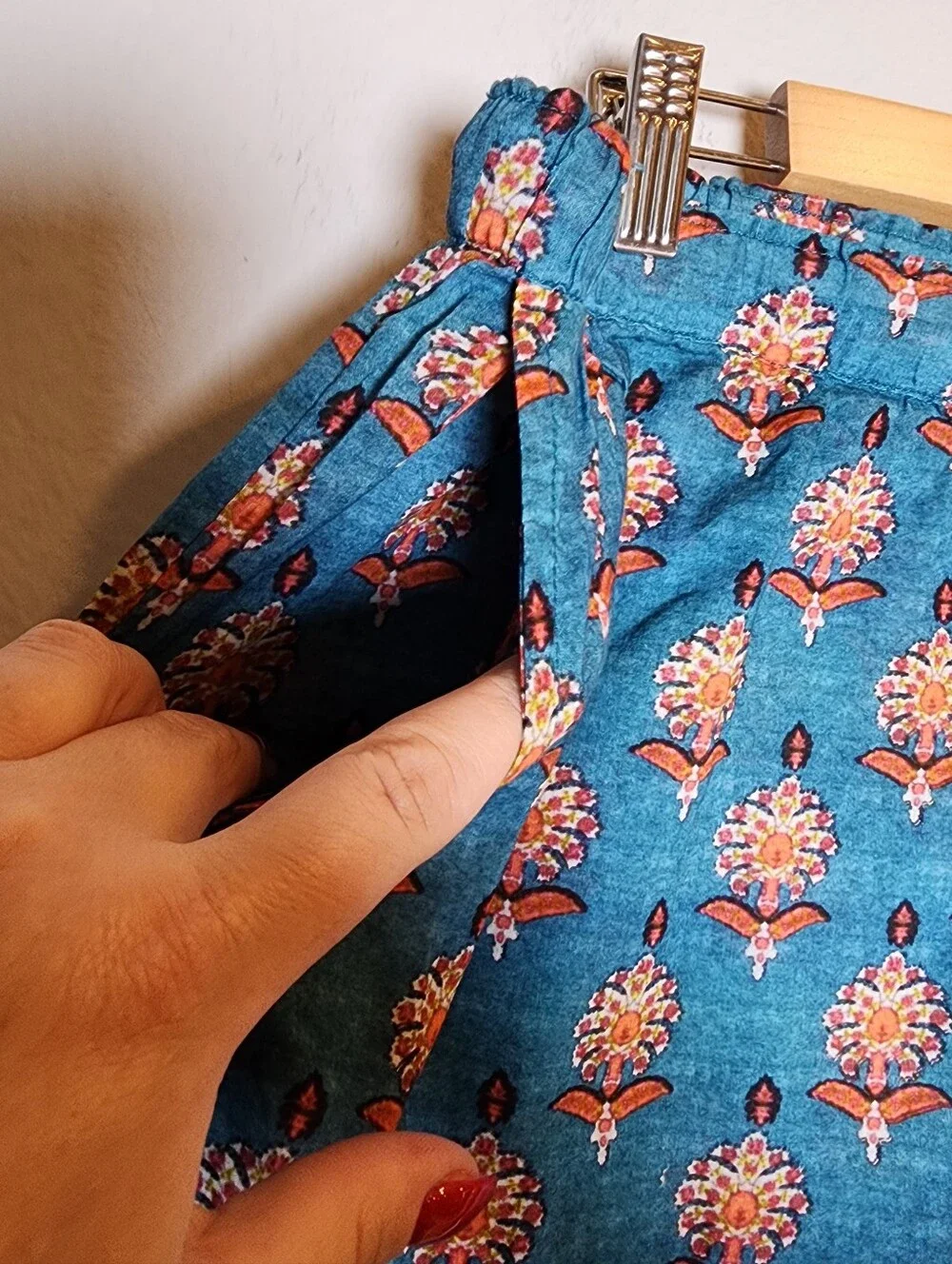 Sundance 100% Cotton Lightweight Pull On Drawstring Shorts Blue Pattern Large